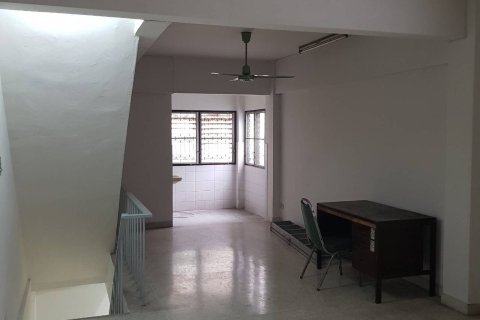 Townhouse in Khlong Toei, Bangkok, Thailand 5 bedrooms № 172362 - photo 12