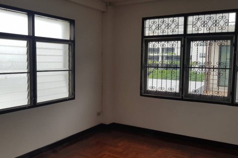 Townhouse in Khlong Toei, Bangkok, Thailand 5 bedrooms № 172362 - photo 9