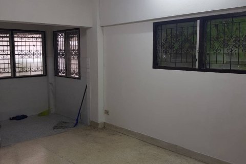 Townhouse in Khlong Toei, Bangkok, Thailand 5 bedrooms № 172362 - photo 13