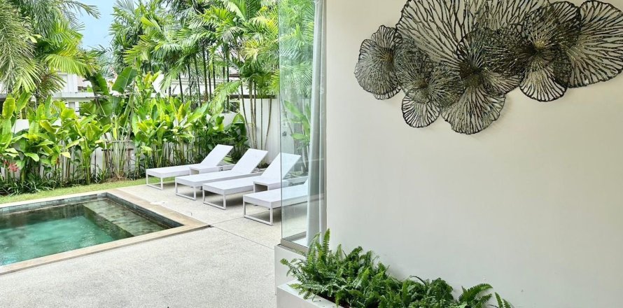 Villa in Phuket, Thailand 3 bedrooms № 157049