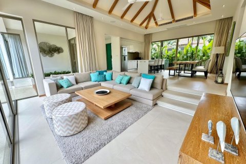 Villa in Phuket, Thailand 3 bedrooms № 157049 - photo 23