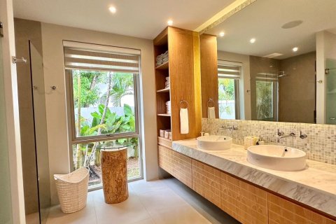 Villa in Phuket, Thailand 3 bedrooms № 157049 - photo 9