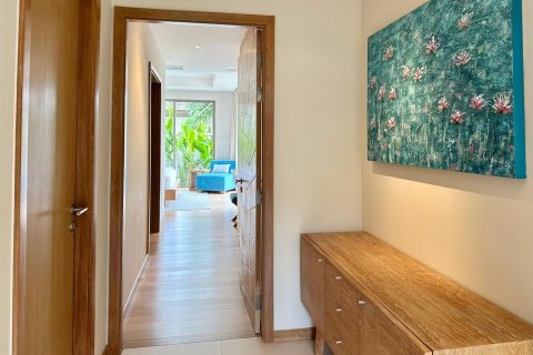 Villa in Phuket, Thailand 3 bedrooms № 157049 - photo 16