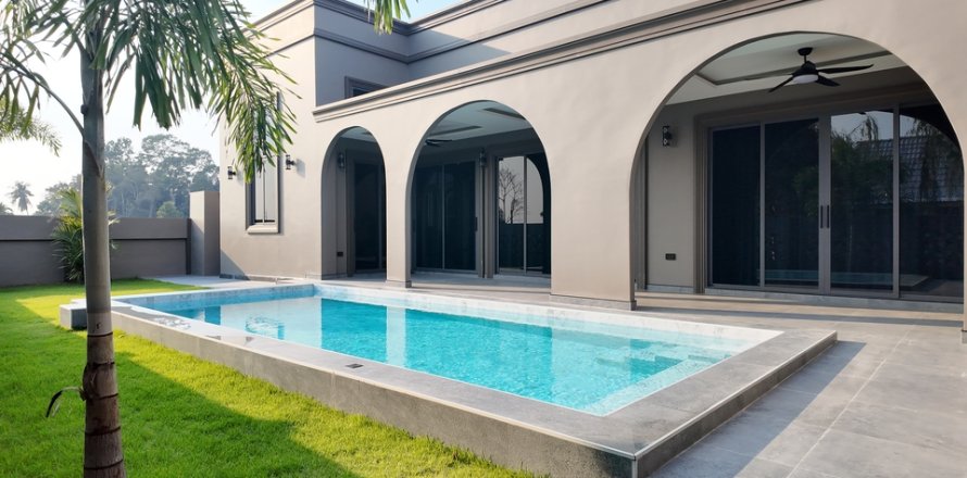 Chalet de 3 dormitorios en Pattaya, Tailandia № 159900