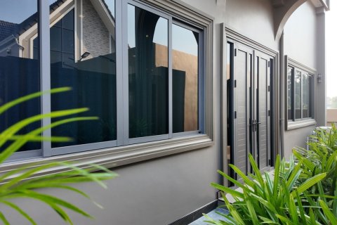 Chalet de 3 dormitorios en Pattaya, Tailandia № 159900 - foto 4
