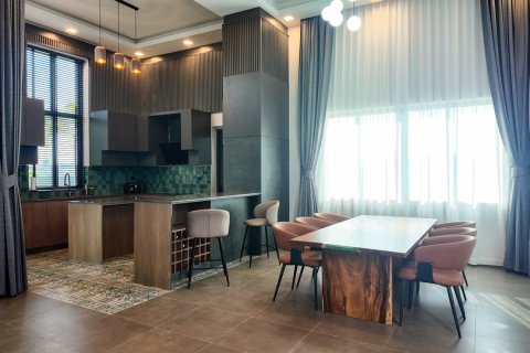 Chalet de 3 dormitorios en Pattaya, Tailandia № 159900 - foto 6