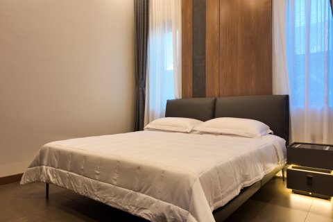 Chalet de 3 dormitorios en Pattaya, Tailandia № 159900 - foto 11