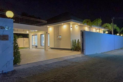 Вилла в Паттайе, Таиланд с 3 спальнями  № 159904 - фото 5