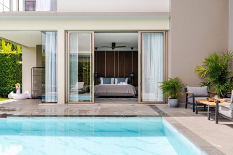 Вилла в Паттайе, Таиланд с 4 спальнями  № 159905 - фото 2