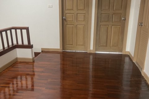 Таунхаус в Бангкапи, Бангкок, Таиланд с 3 спальнями  № 152729 - фото 8