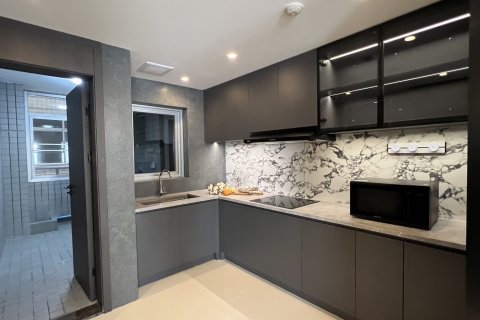 Condo in Bangkok, Thailand, 2 bedrooms  № 154556 - photo 6