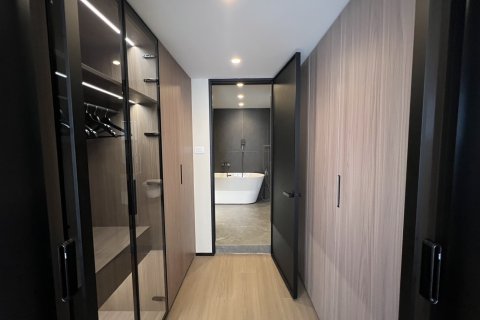 Condo in Bangkok, Thailand, 2 bedrooms  № 154556 - photo 16