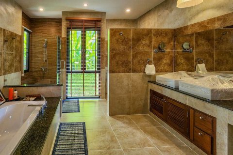 Villa in Chiang Mai, Thailand 6 bedrooms № 154551 - photo 7