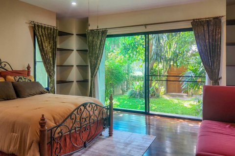 Villa in Chiang Mai, Thailand 6 bedrooms № 154551 - photo 22