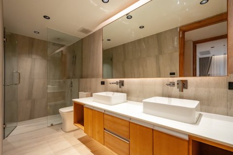 Кондоминиум с 3 спальнями в Патонге, Таиланд № 174020 - фото 17