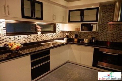 Duplex on Jomtien Beach, Pattaya, Thailand 3 bedrooms № 193011 - photo 3