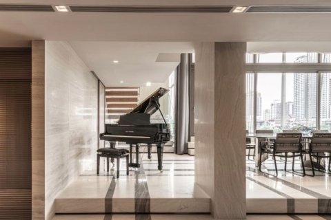 Penthouse in Khlong Toei, Bangkok, Thailand 4 bedrooms № 133694 - photo 4