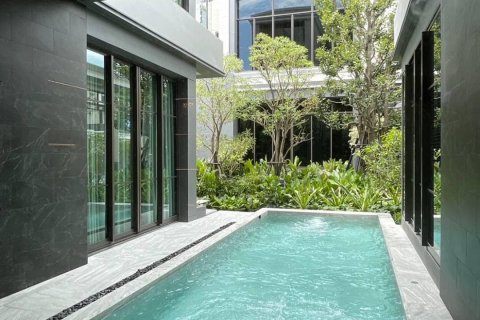 Вилла в Суан Луанге, Бангкок, Таиланд с 5 спальнями  № 133647 - фото 3