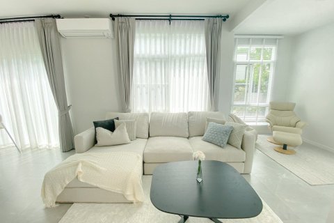 Villa in Bang Na, Bangkok, Thailand 4 bedrooms № 133693 - photo 4