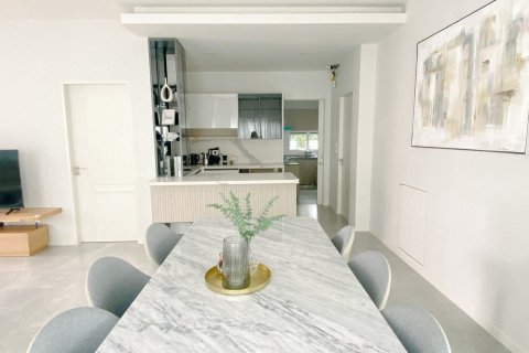 Villa in Bang Na, Bangkok, Thailand 4 bedrooms № 133693 - photo 6