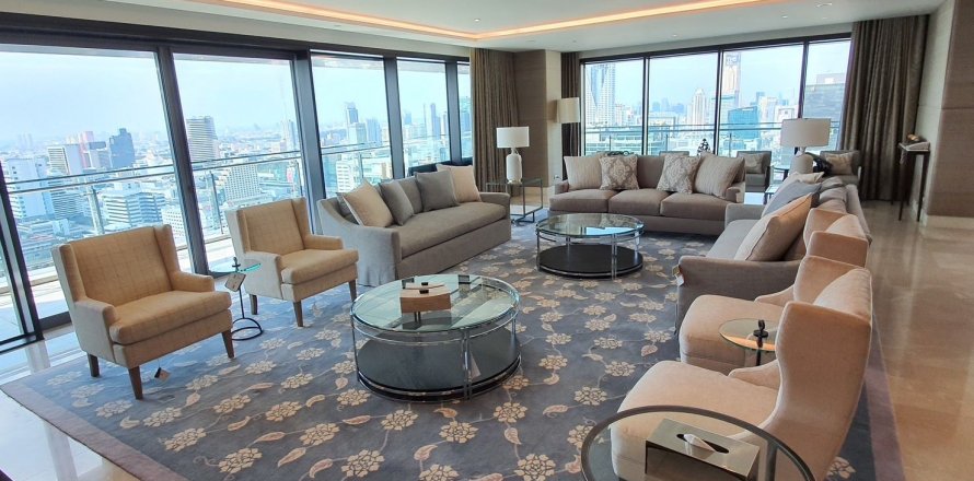 Кондоминиум с 4 спальнями в Патхум Ване, Бангкок, Таиланд № 133649