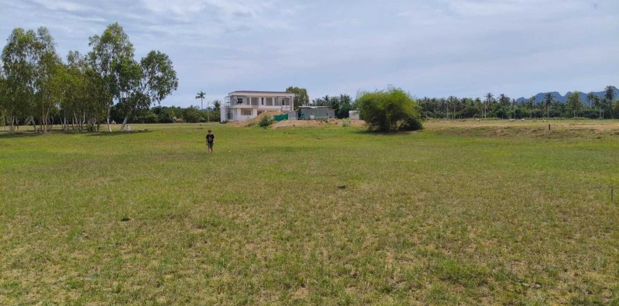 Земельный участок в Хуа Хине, Таиланд 4800м2  № 155877