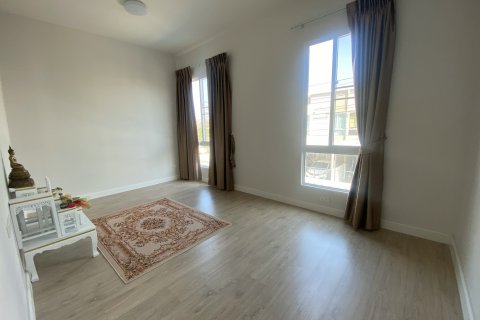 Таунхаус в Бангкоке, Таиланд с 4 спальнями  № 155881 - фото 5