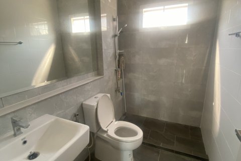 Таунхаус в Бангкоке, Таиланд с 4 спальнями  № 155881 - фото 4