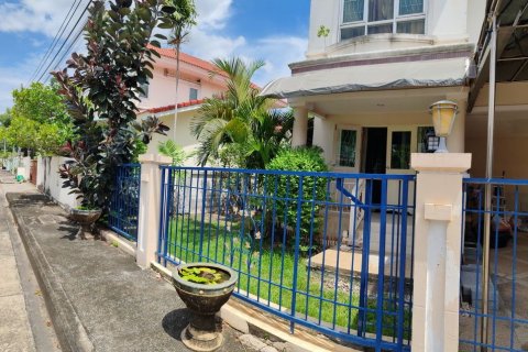 Дом в Лат Крабанге, Бангкок, Таиланд с 3 спальнями  № 155880 - фото 2