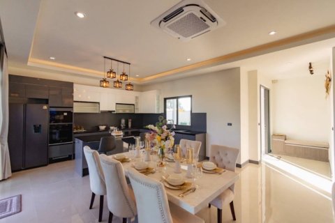 Villa in Hua Hin, Thailand 3 bedrooms № 160193 - photo 10