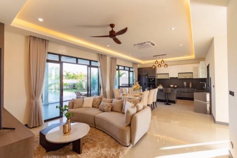 Villa in Hua Hin, Thailand 3 bedrooms № 160193 - photo 3