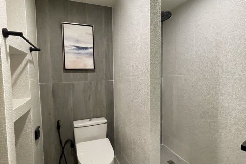 Condo in Watthana, Bangkok, Thailand, 2 bedrooms  № 138239 - photo 13