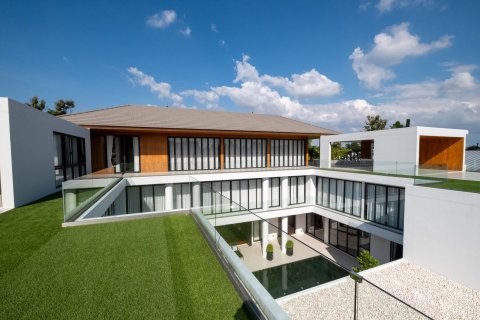 House in Chiang Mai, Thailand 5 bedrooms № 121981 - photo 7
