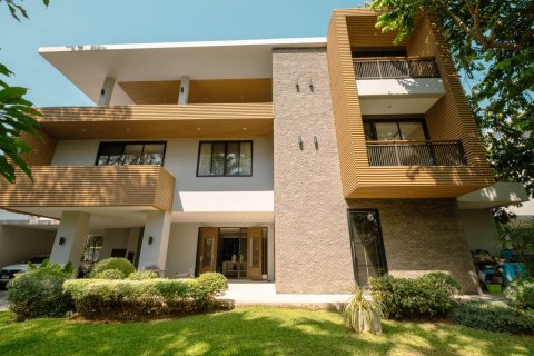 House in Chiang Mai, Thailand 4 bedrooms № 121976 - photo 2