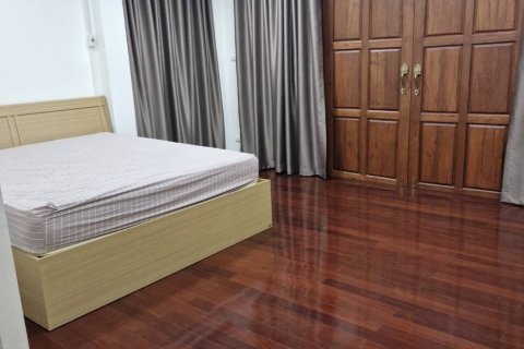 House in Hang Dong, Thailand 5 bedrooms № 153531 - photo 8