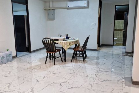 House in Hang Dong, Thailand 5 bedrooms № 153531 - photo 13