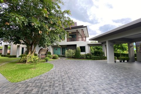 House in Chiang Mai, Thailand 4 bedrooms № 119926 - photo 2