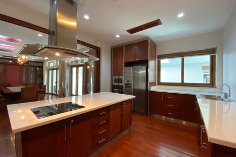House in Chiang Mai, Thailand 4 bedrooms № 119927 - photo 23