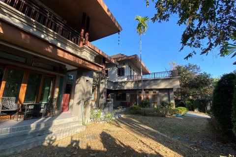 House in Chiang Mai, Thailand 4 bedrooms № 119927 - photo 2