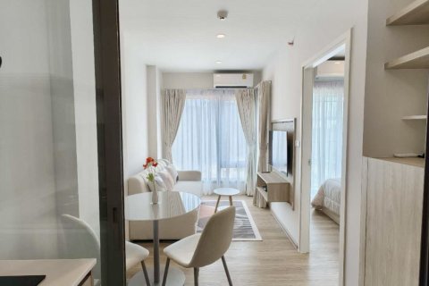 Apartamento de 2 habitaciones en Pattaya, Tailandia № 172525 - foto 2