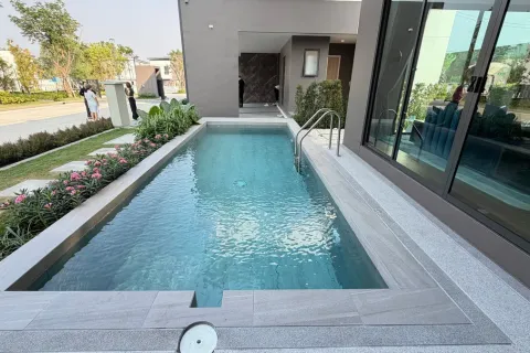 Casa de 4 dormitorios en Pattaya, Tailandia № 211282 - foto 17