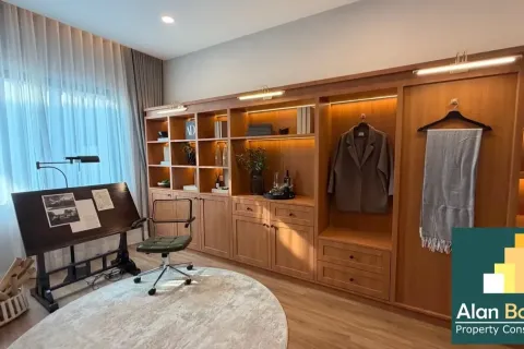 Casa de 4 dormitorios en Pattaya, Tailandia № 211282 - foto 4
