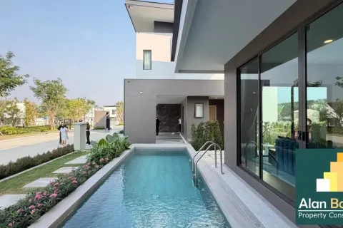 Casa de 4 dormitorios en Pattaya, Tailandia № 211282 - foto 2
