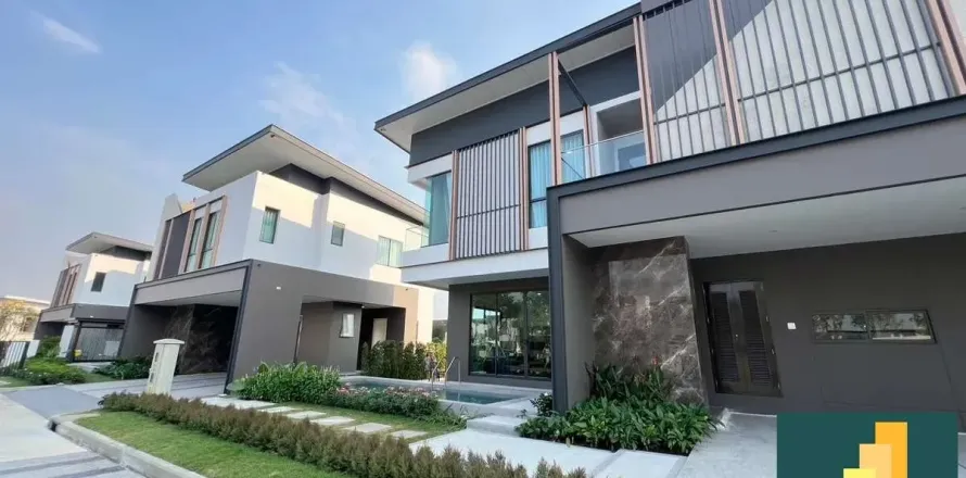 Casa de 4 dormitorios en Pattaya, Tailandia № 211282