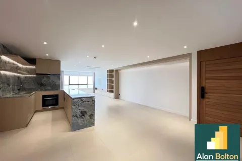 Condominio de 2 dormitorios en Jomtien Beach, Pattaya, Tailandia № 211281 - foto 11