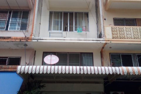 Townhouse in Pattaya, Thailand 9 bedrooms № 156873 - photo 2
