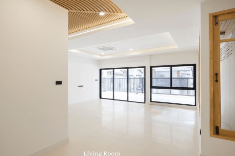 Дом в Лат Пхрау, Бангкок, Таиланд с 3 спальнями № 156867 - фото 4