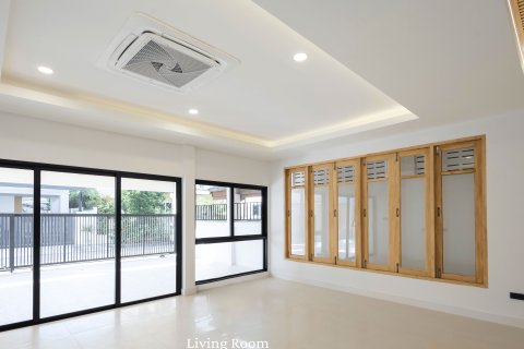 Дом в Лат Пхрау, Бангкок, Таиланд с 3 спальнями № 156867 - фото 3