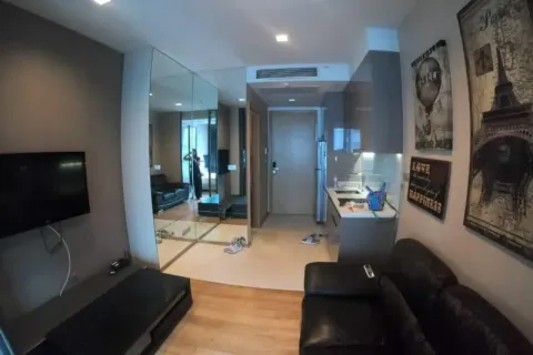 Студия в кондо в Ваттхане, Бангкок, Таиланд № 154207 - фото 1