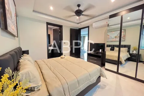 Casa de 4 dormitorios en Pattaya, Tailandia № 210712 - foto 9